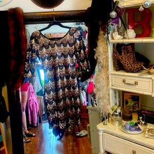 Length 91 , bust 36 , waist 30 , hip 34 , sleeve 43